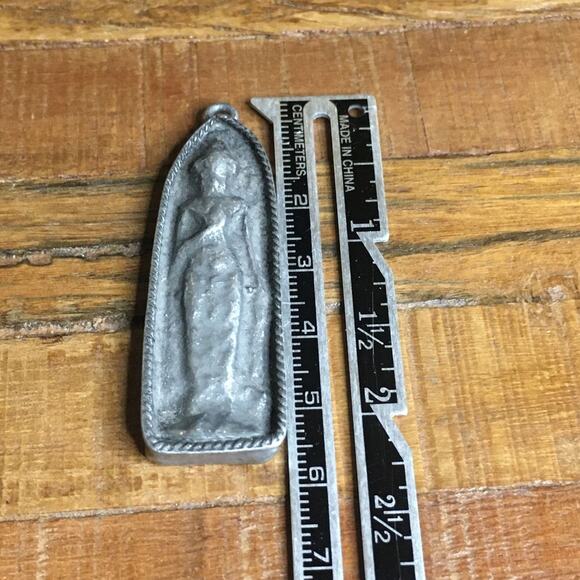 Vintage Pewter Relief Pendant | Arched Spiritual Figure | 70s Folk Style - Picture 6 of 6